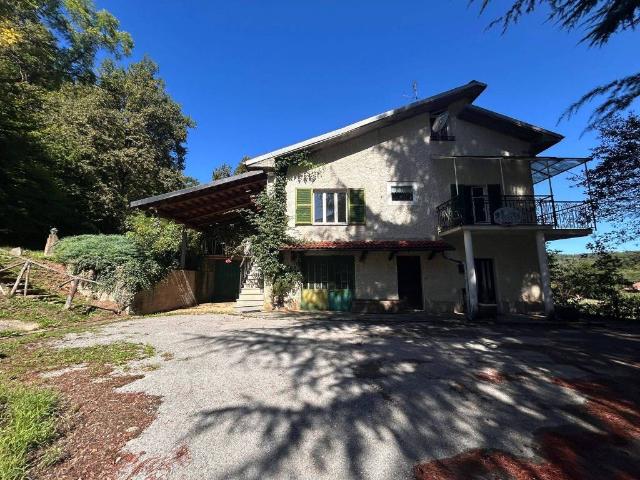 Villa in vendita a Mombasiglio CN