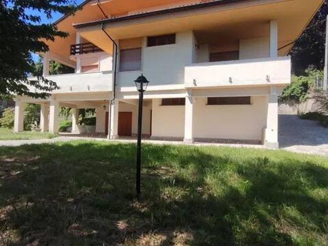 Villa in vendita a Mombercelli AT