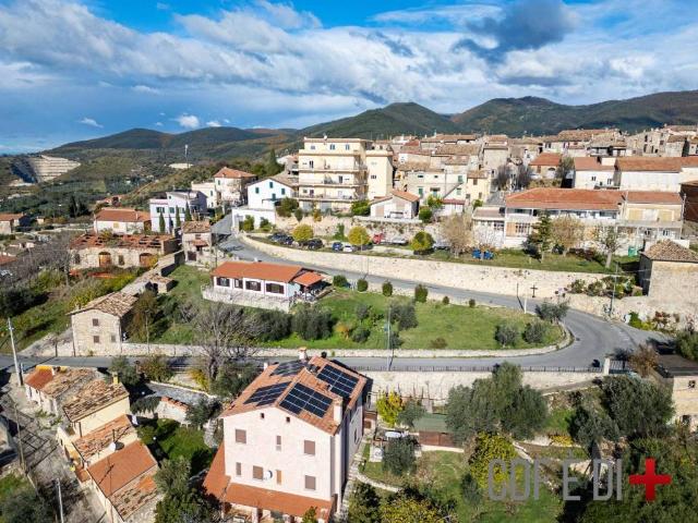 Villa in vendita a Mompeo RI