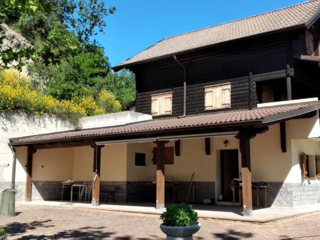Villa in vendita a Momperone AL