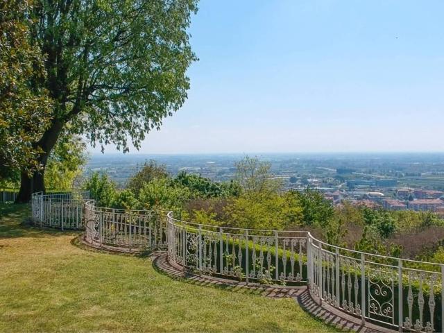 Villa in vendita a Moncalieri TO