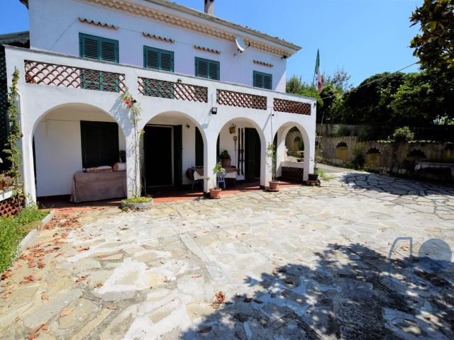 Villa in vendita a Moncalieri, Revigliasco