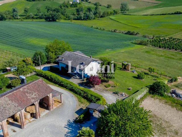 Villa in vendita a Moncalvo AT