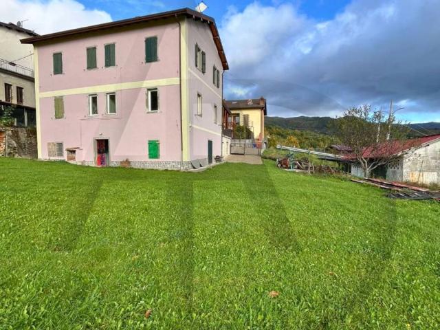 Villa in vendita a Monchio delle Corti PR