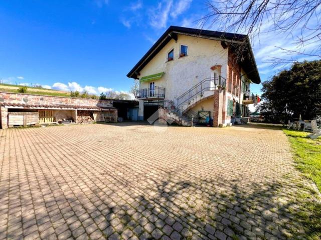 Villa in vendita a Moncucco Torinese AT