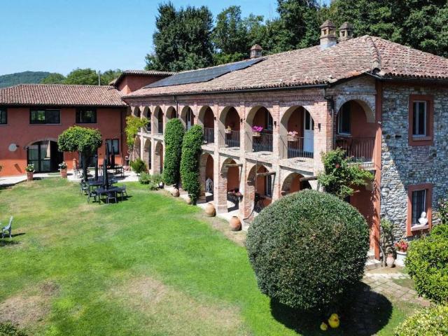 Villa in vendita a Monastero Bormida AT