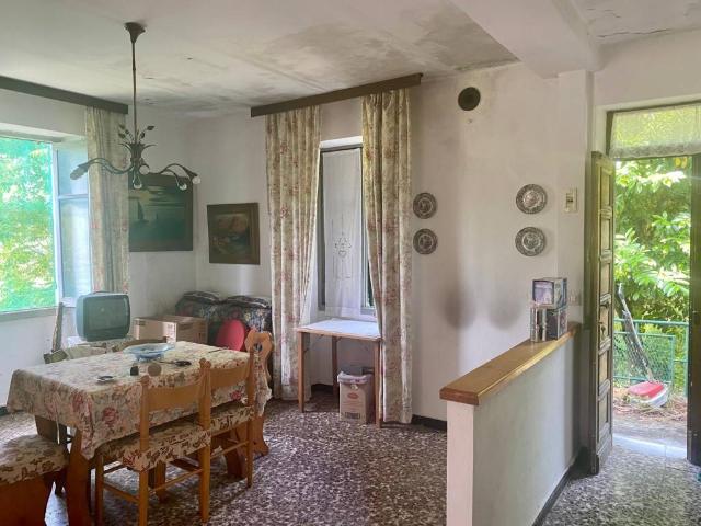 Villa in vendita a Mongiardino Ligure AL