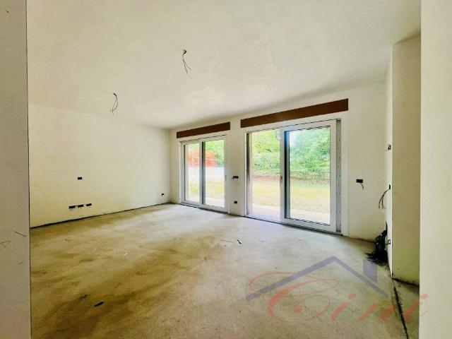 Villa in vendita a Monguzzo CO