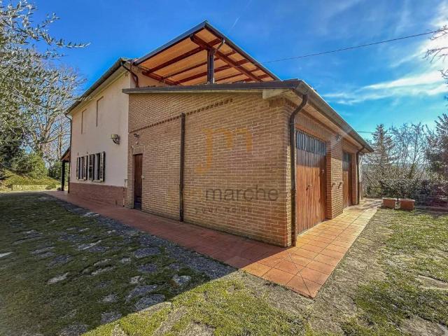 Villa in vendita a Mondavio PU