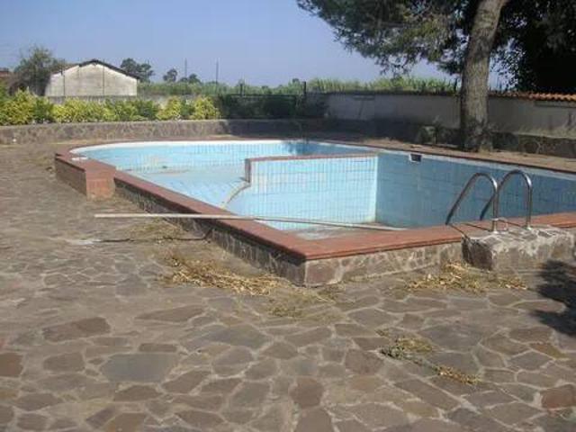 Villa in vendita a Mondragone CE