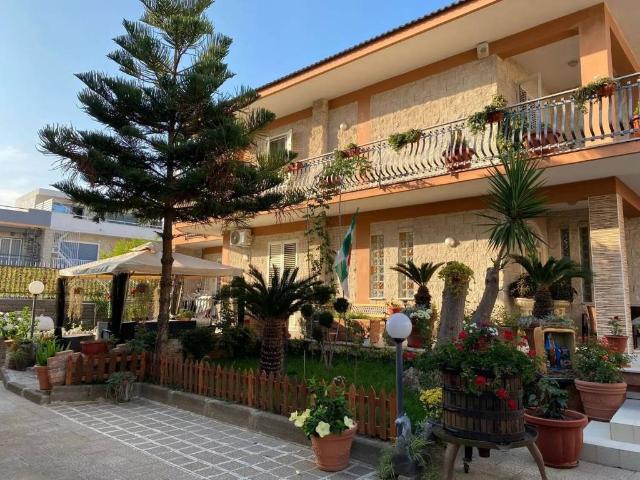 Villa in vendita a Mondragone CE