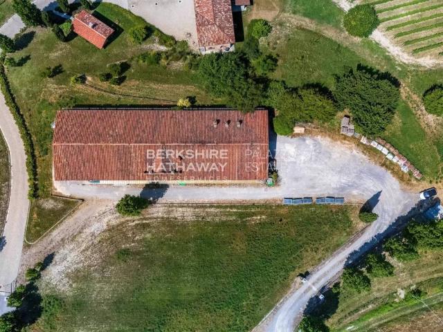 Villa in vendita a Monforte d'Alba CN
