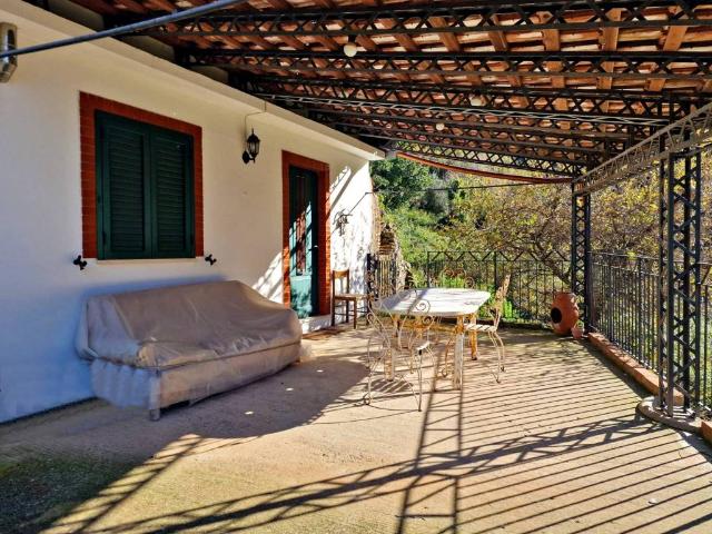 Villa in vendita a Monforte San Giorgio ME