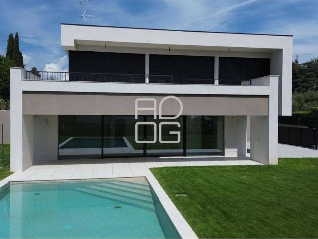 Villa in vendita a Moniga del Garda BS