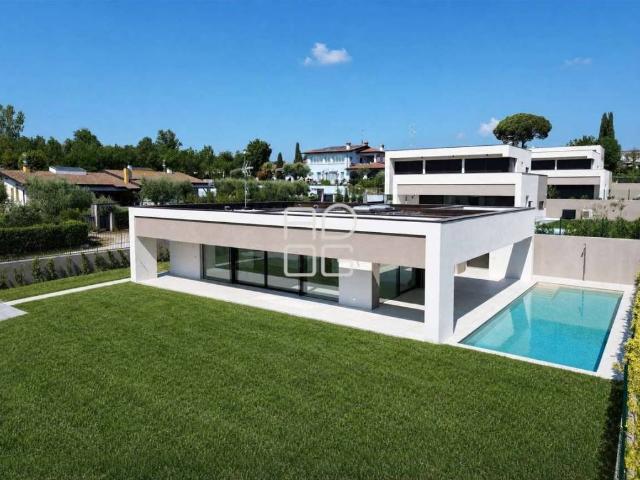 Villa in vendita a Moniga del Garda BS