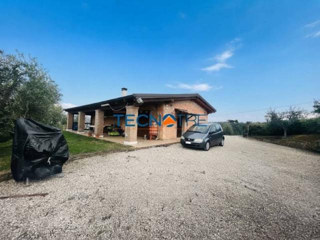Villa in vendita a Monsampolo del Tronto AP
