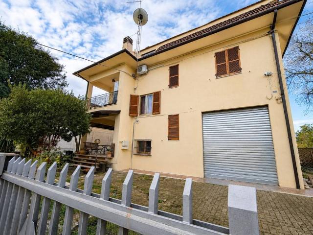 Villa in vendita a Monsano AN