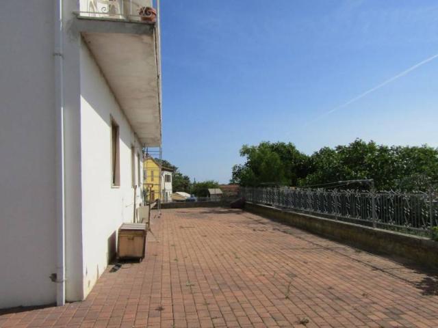 Villa in vendita a Monsano AN