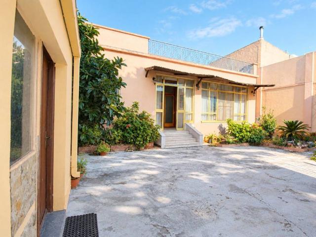 Villa in vendita a Monserrato CA