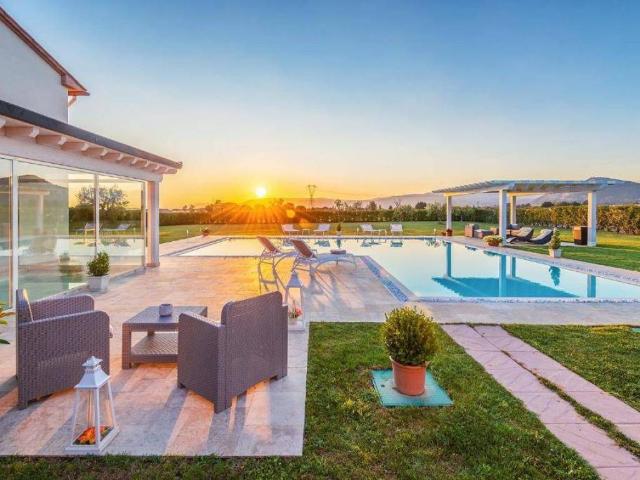 Villa in vendita a Monsummano Terme PT