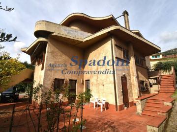 Villa in vendita a Monsummano Terme PT