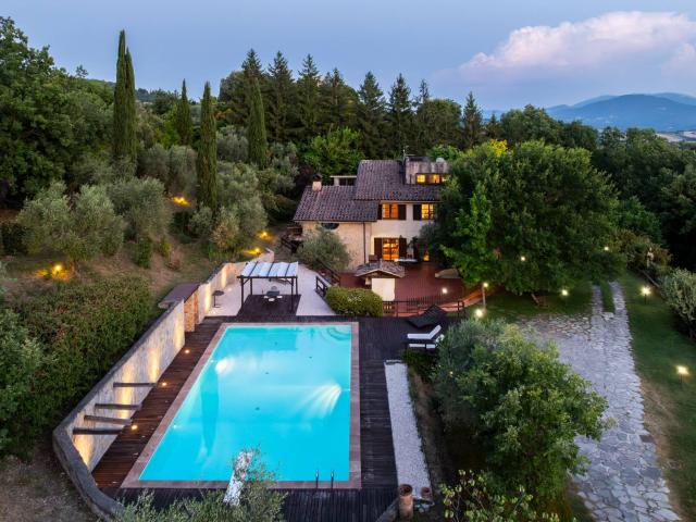 Villa in vendita a Montone