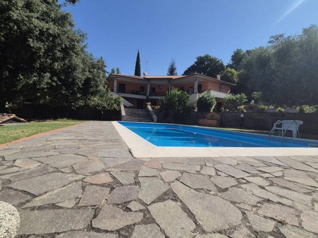 Villa in vendita a Montopoli di Sabina