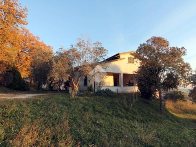 Villa in vendita a Montopoli di Sabina RI