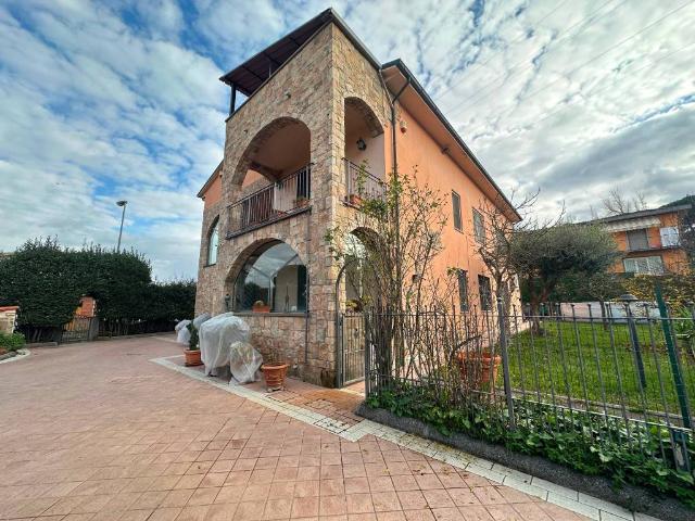Villa in vendita a Montopoli in Val d'Arno PI