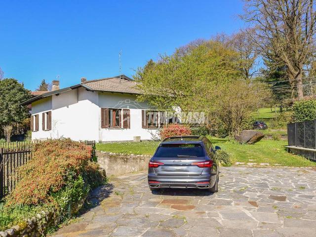 Villa in vendita a Montorfano