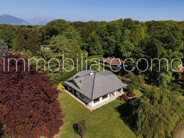 Villa in vendita a Montorfano CO