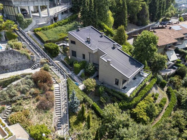 Villa in vendita a Montorfano CO