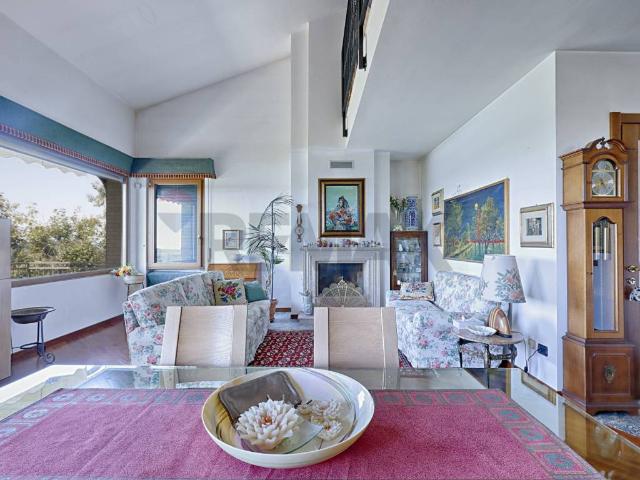 Villa in vendita a Montorfano CO