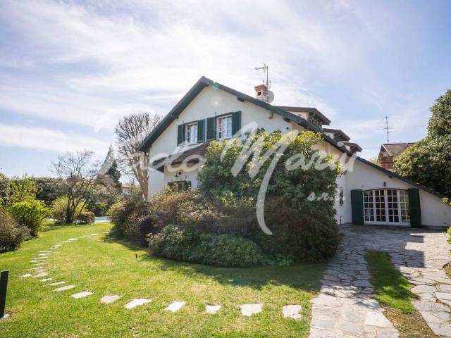 Villa in vendita a Montorfano CO