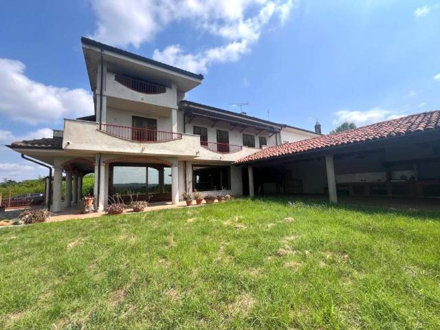 Villa in vendita a Montà CN