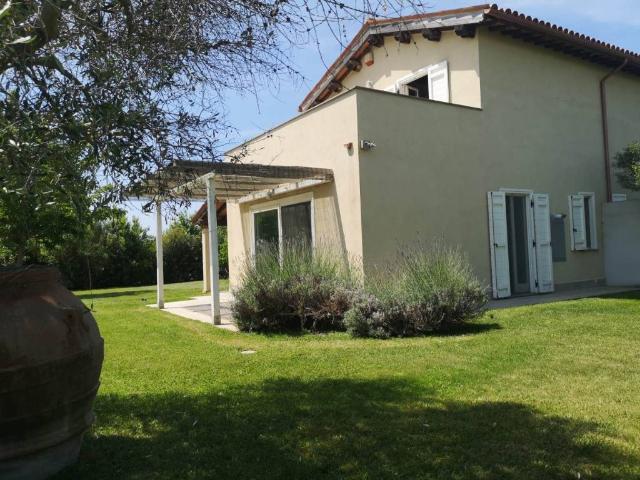 Villa in vendita a Montalto di Castro VT