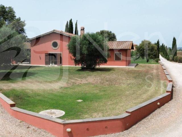 Villa in vendita a Montalto di Castro VT