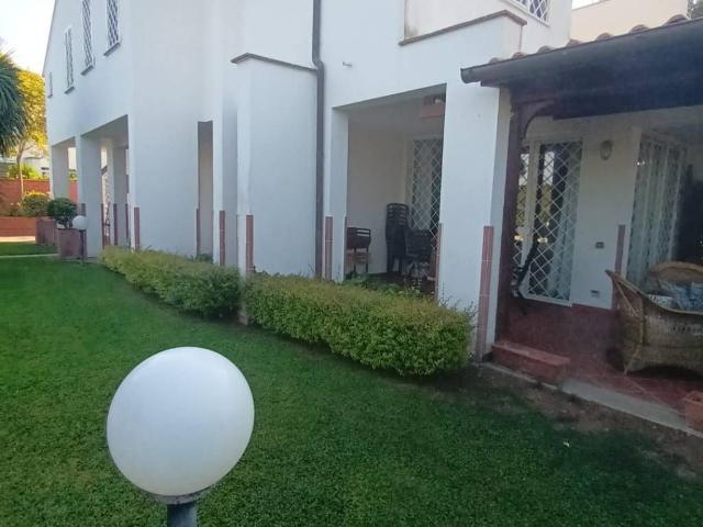 Villa in vendita a Montalto di Castro VT