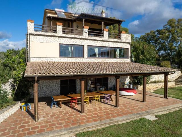 Villa in vendita a Montalto di Castro VT