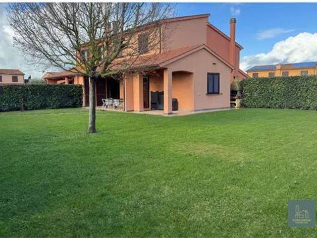 Villa in vendita a Montalto di Castro VT