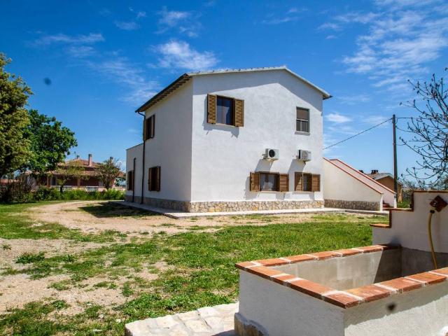 Villa in vendita a Montalto di Castro VT