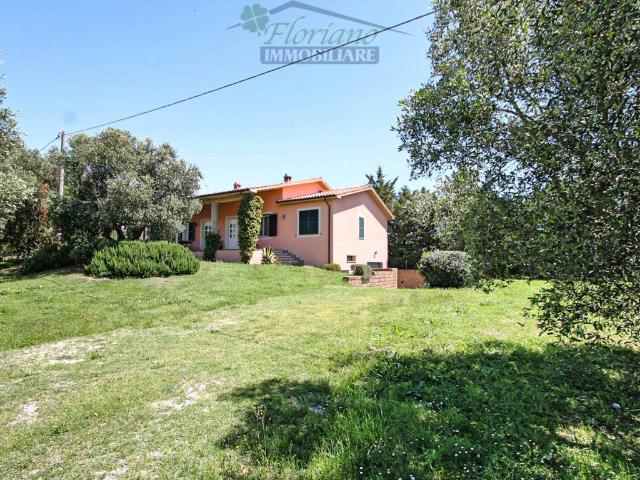 Villa in vendita a Montalto di Castro VT