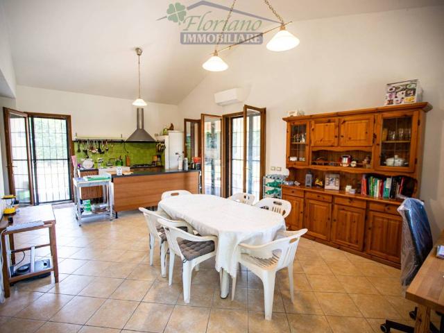 Villa in vendita a Montalto di Castro VT