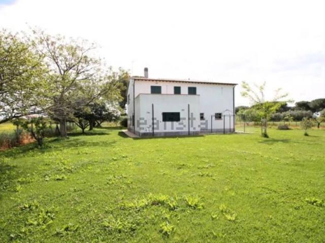Villa in vendita a Montalto di Castro VT