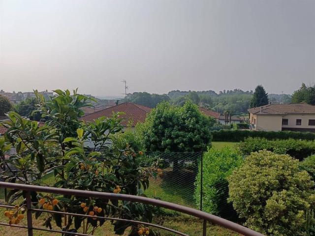 Villa in vendita a Montano Lucino CO