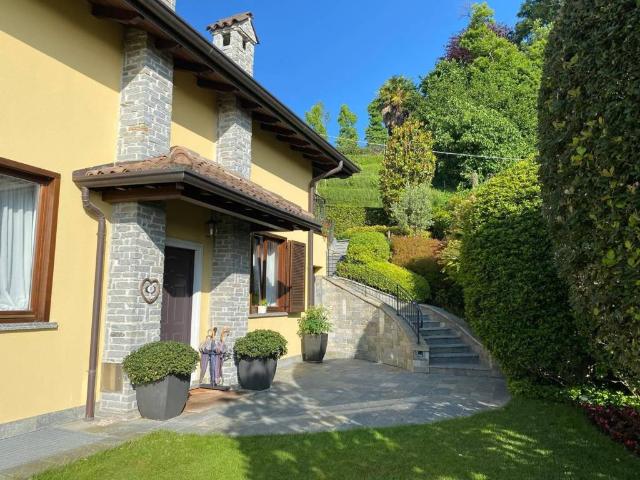 Villa in vendita a Montano Lucino CO