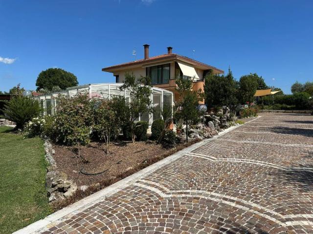 Villa in vendita a Montaquila IS
