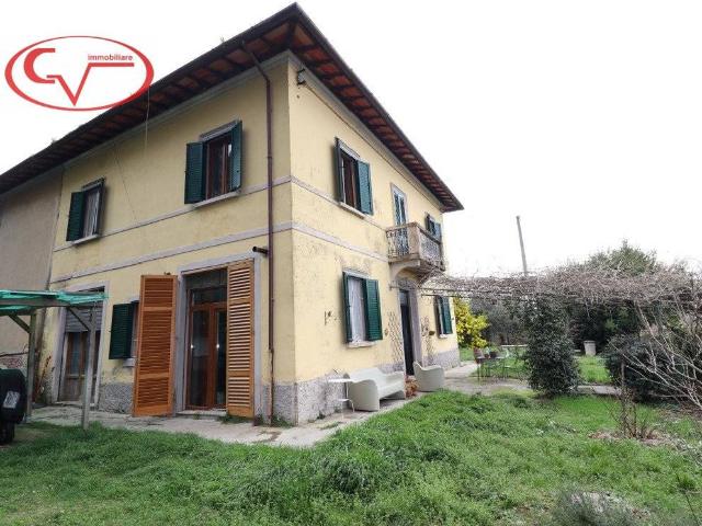 Villa in vendita a Montevarchi AR