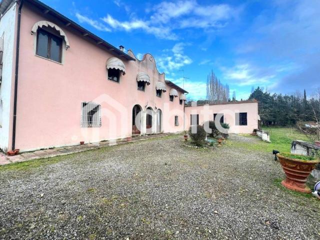 Villa in vendita a Montevarchi AR