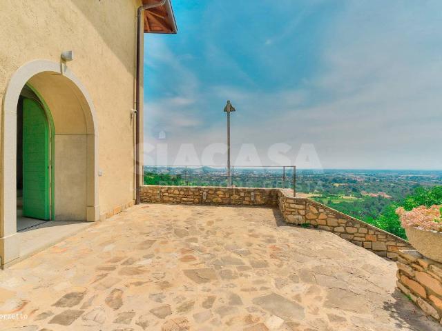 villa in vendita a Montevecchia